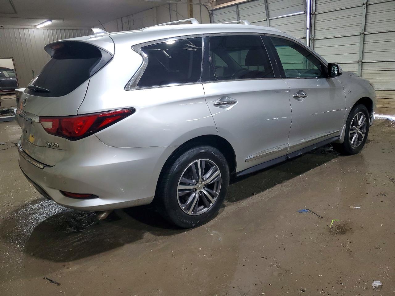 2016 INFINITI QX60
