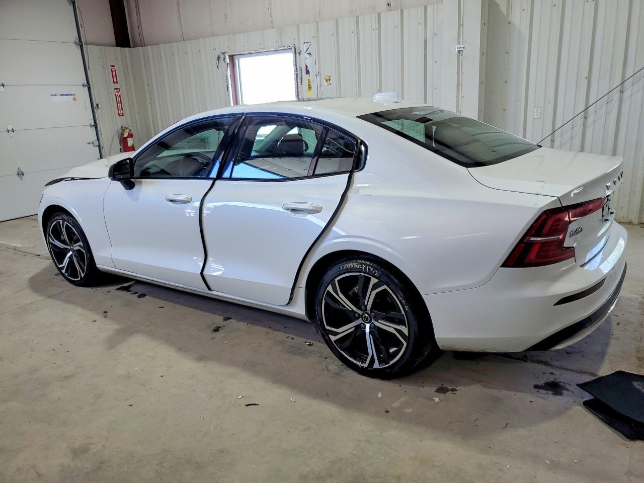 2024 VOLVO S60