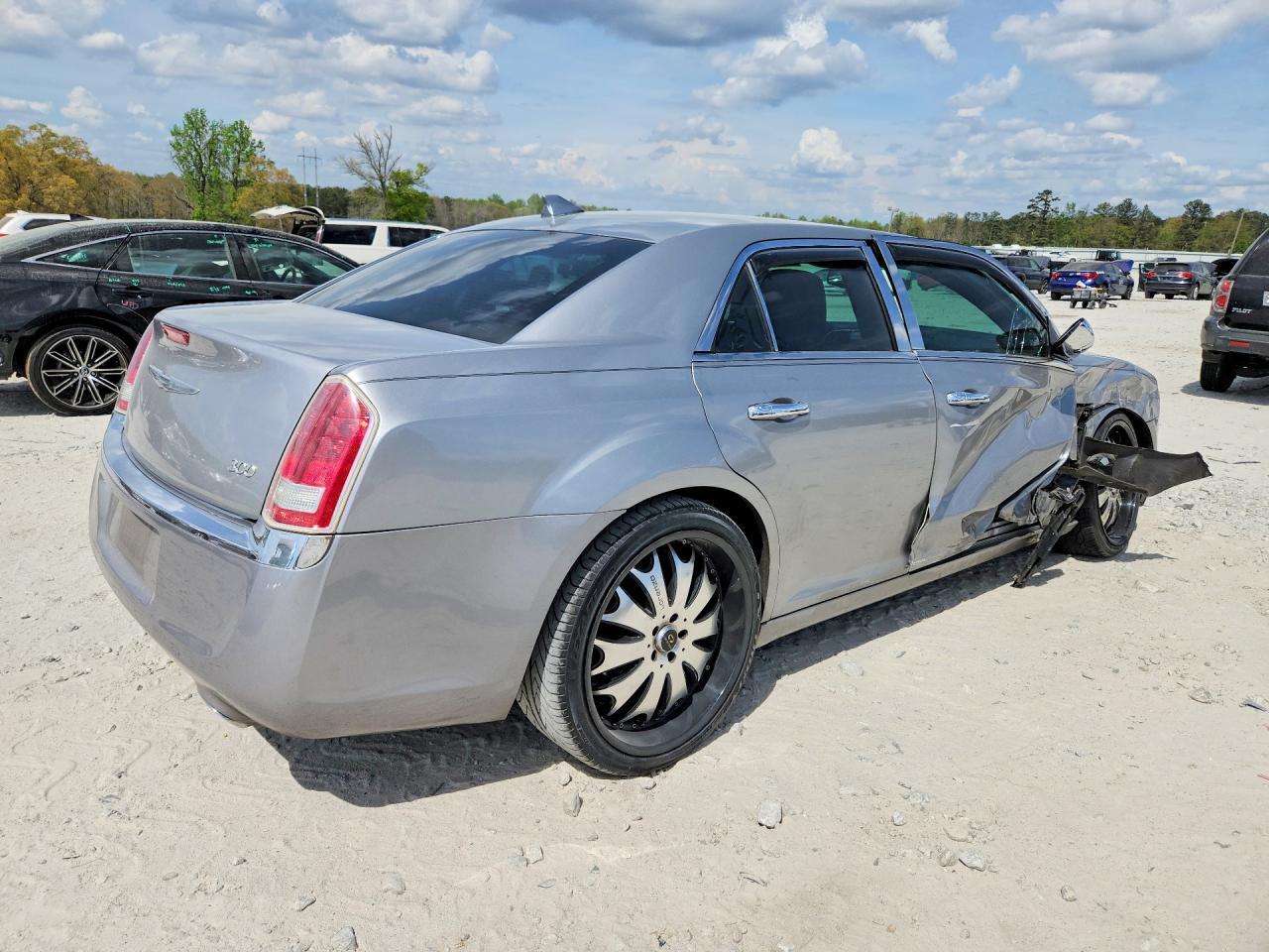 2011 CHRYSLER 300