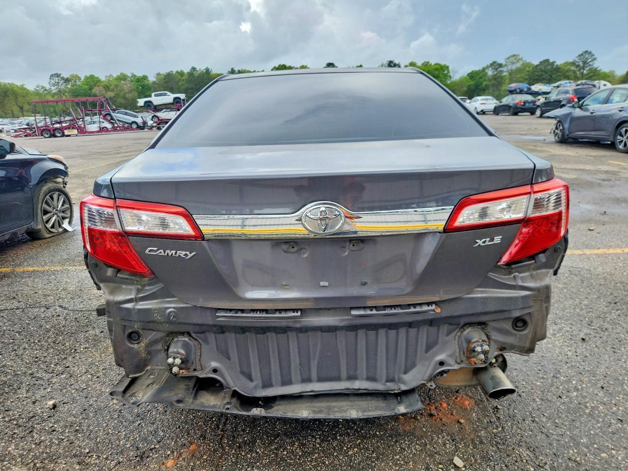 2014 TOYOTA CAMRY