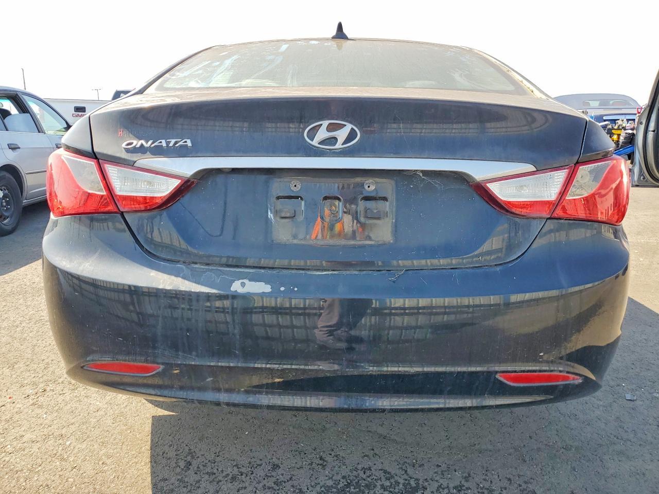 2011 HYUNDAI SONATA