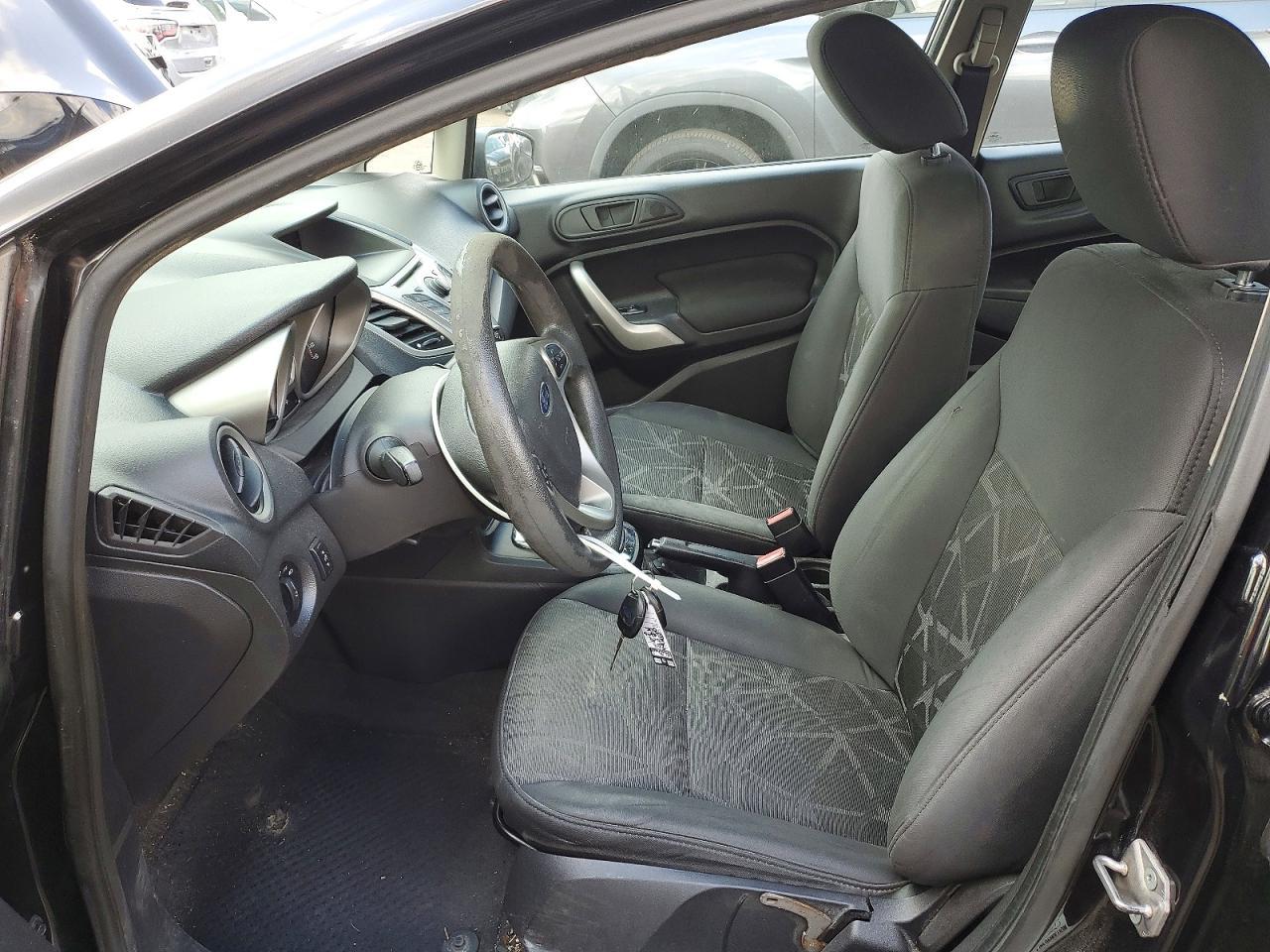 2011 FORD Fiesta