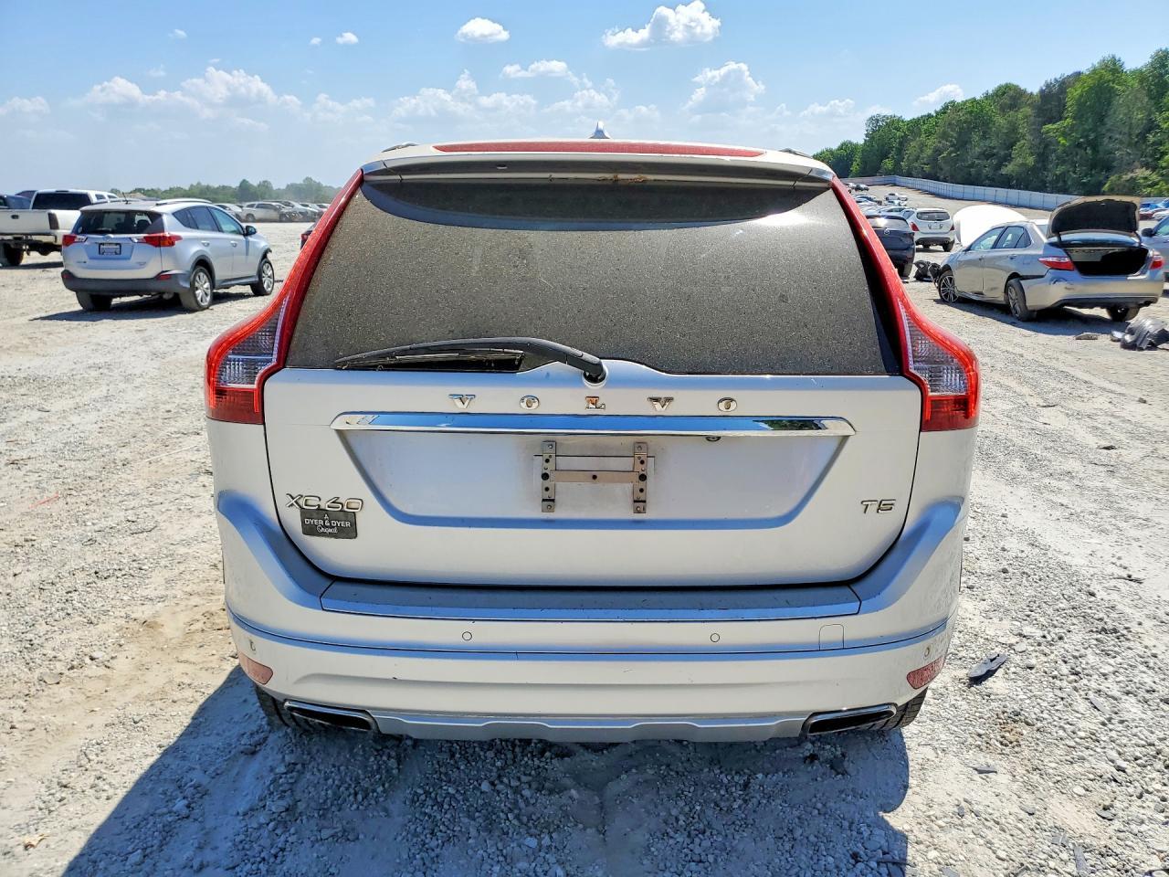 2015 VOLVO XC60