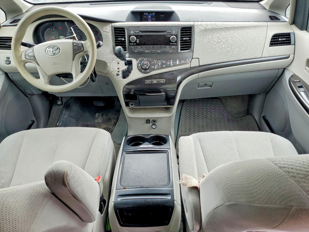 2013 TOYOTA SIENNA