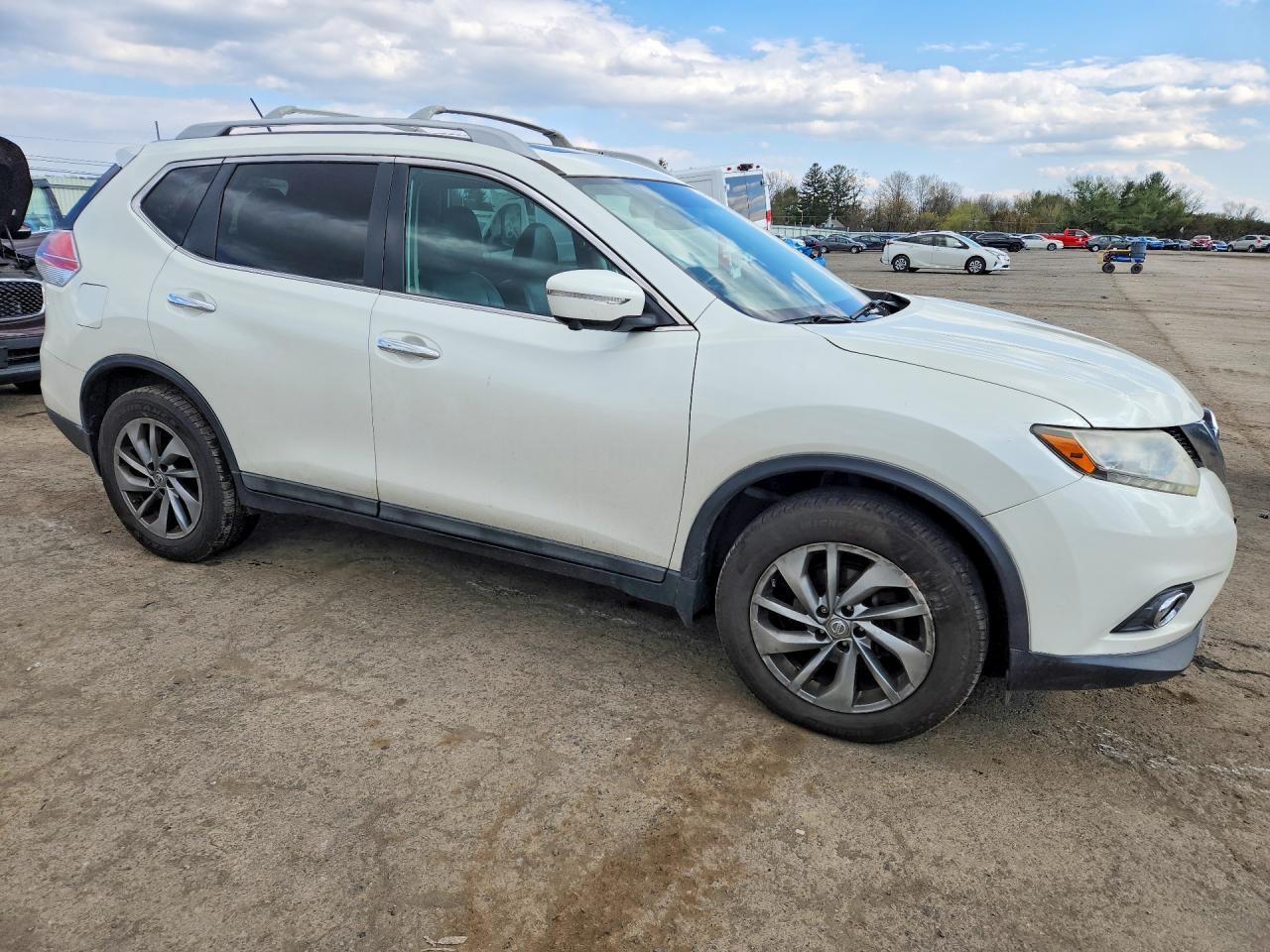 2015 NISSAN ROGUE