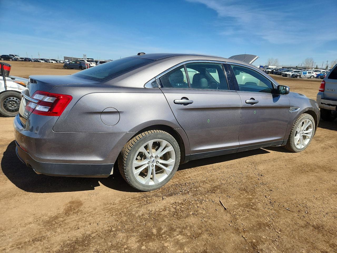 2013 FORD Taurus