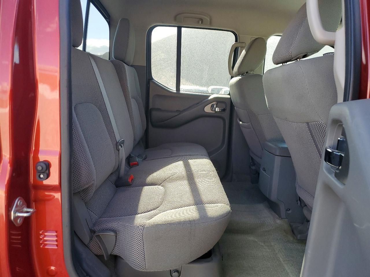 2016 NISSAN Frontier