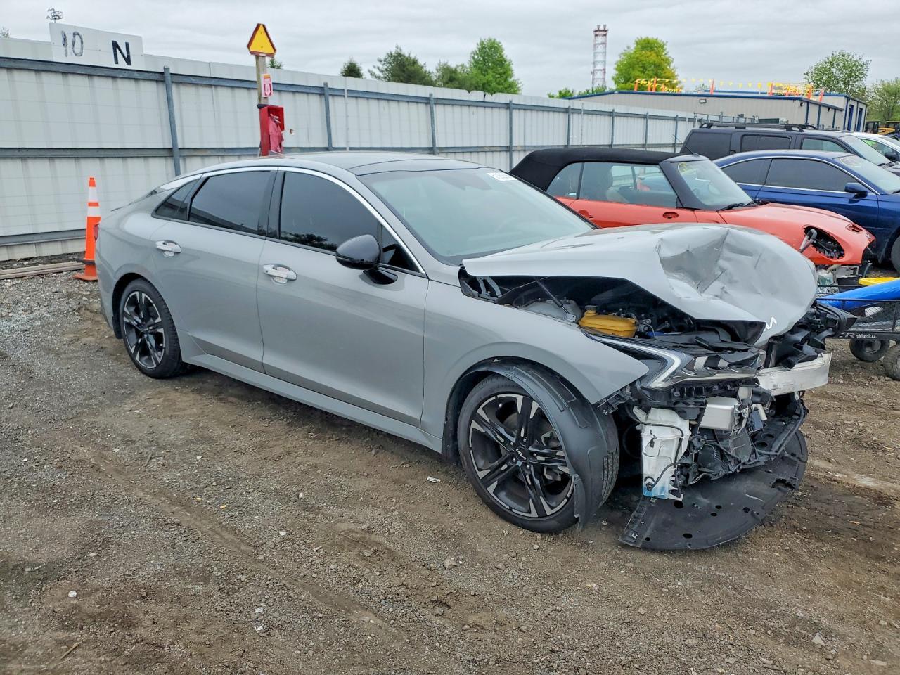 2022 KIA K5