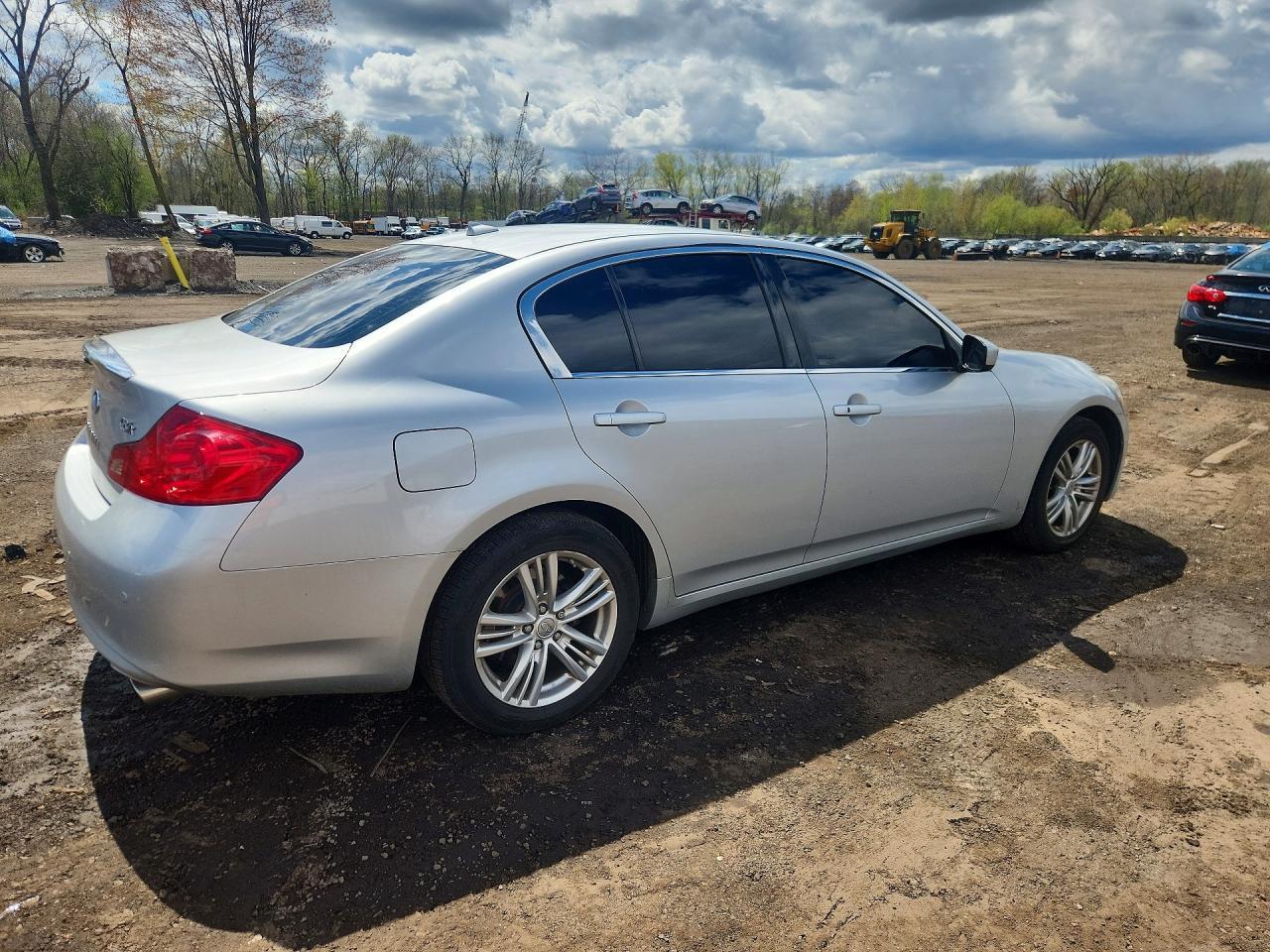 2013 INFINITI G37