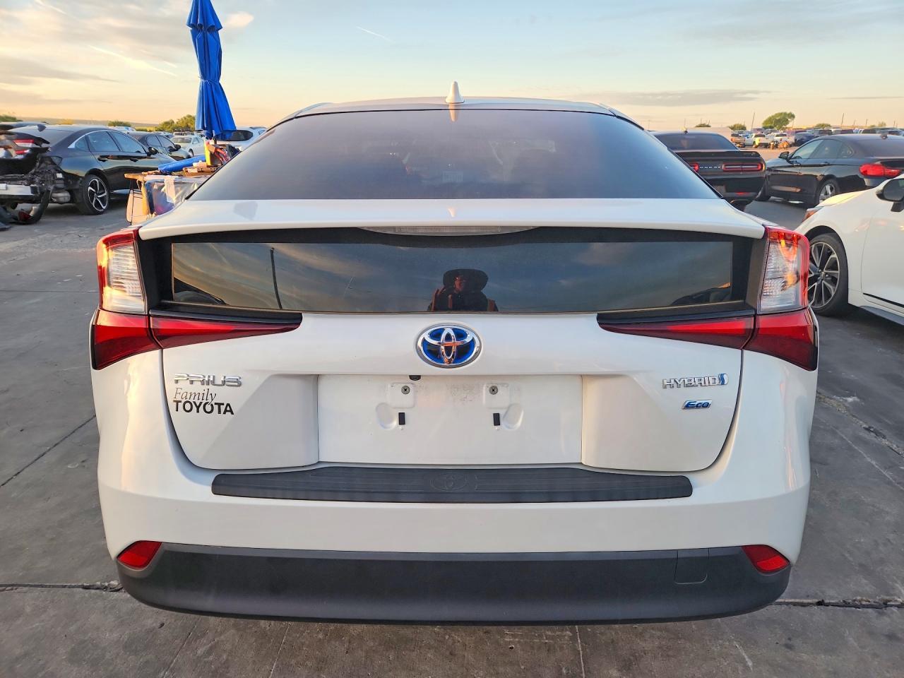 2022 TOYOTA PRIUS