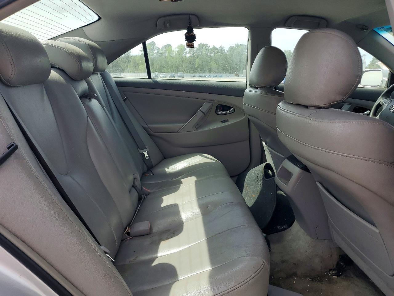 2011 TOYOTA CAMRY