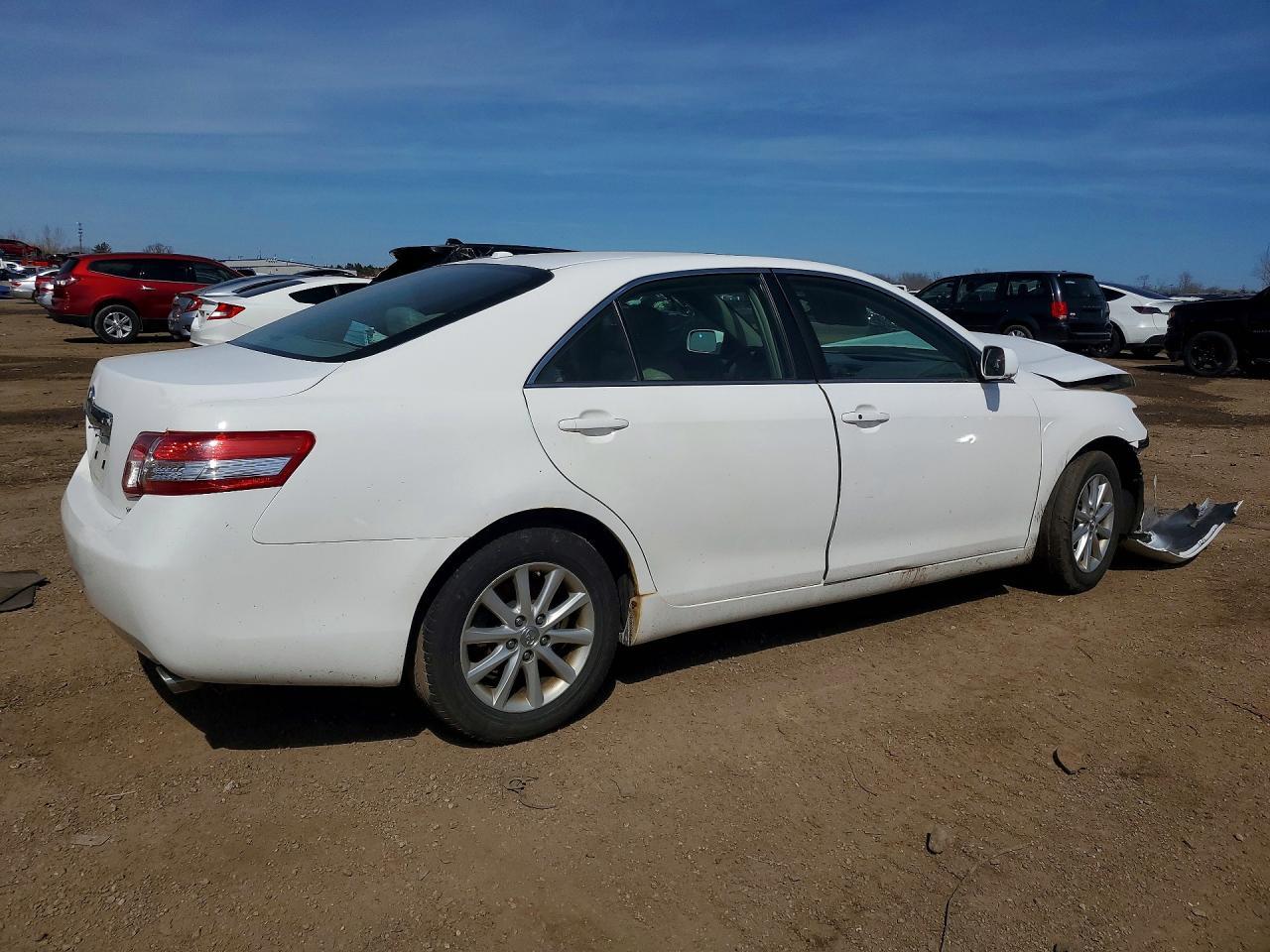 2011 TOYOTA CAMRY