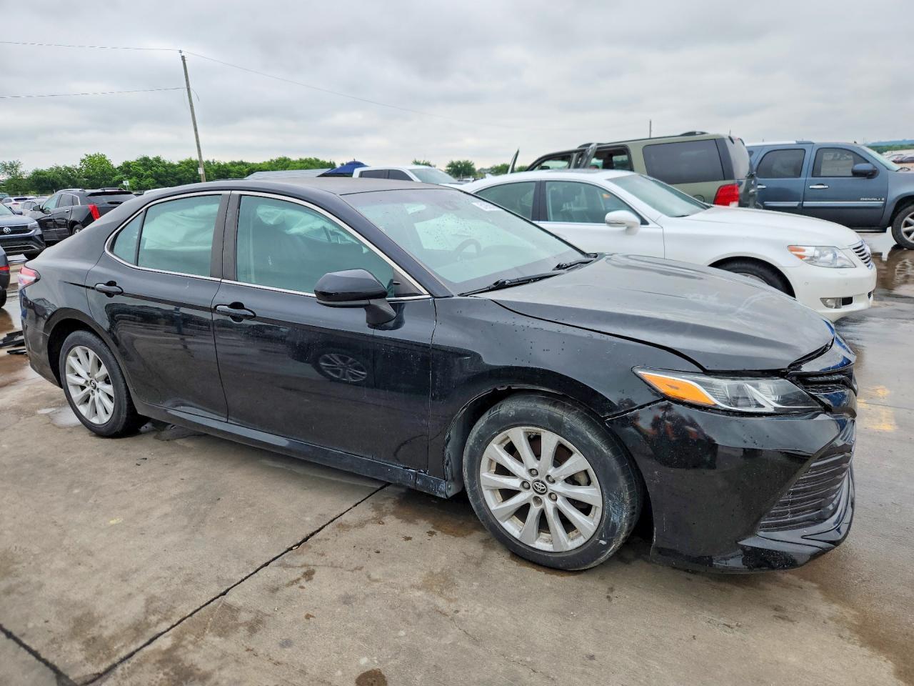 2018 TOYOTA CAMRY