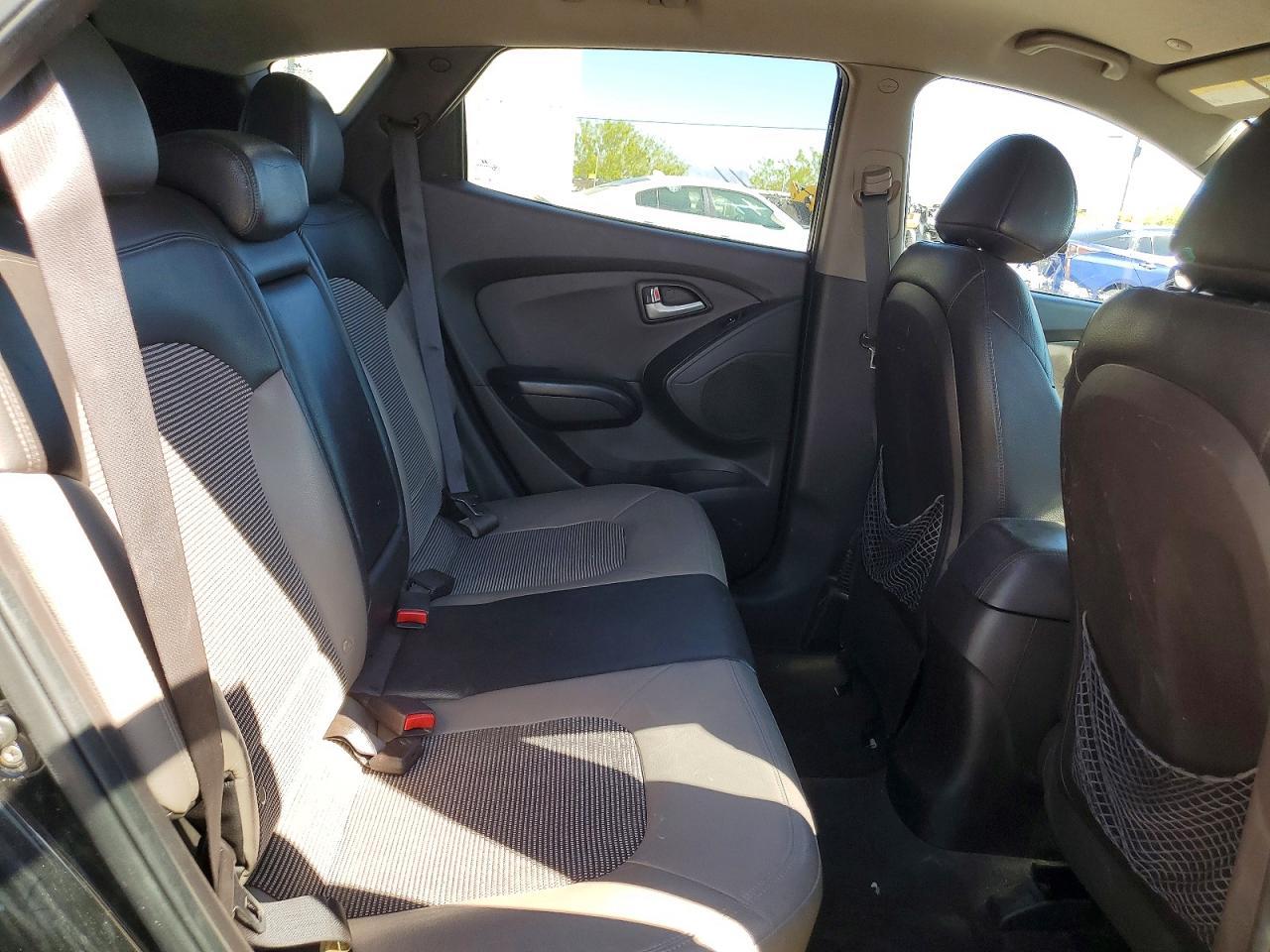 2011 HYUNDAI TUCSON