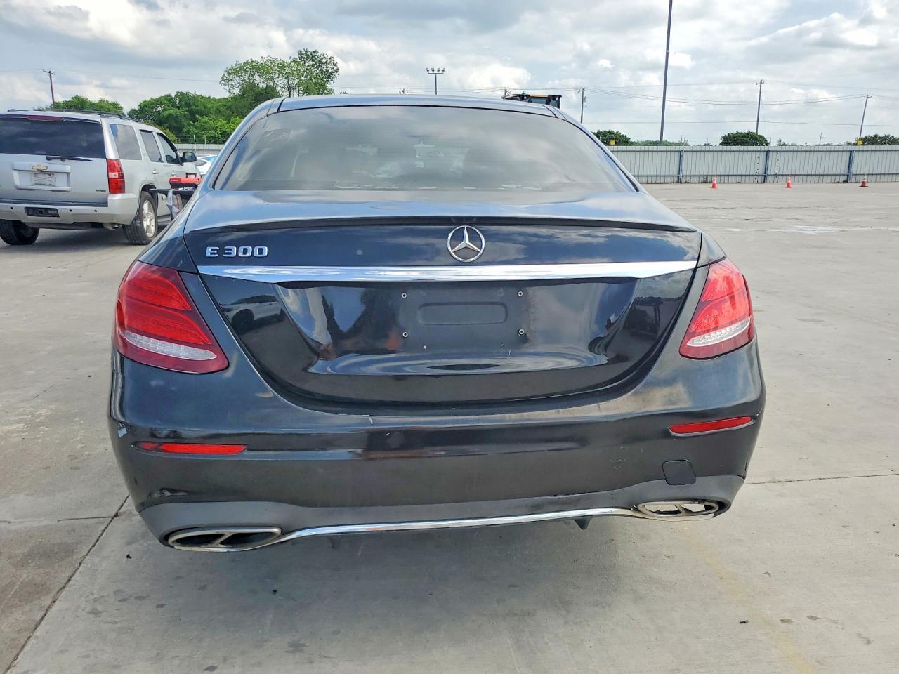 2017 MERCEDES-BENZ E-Class