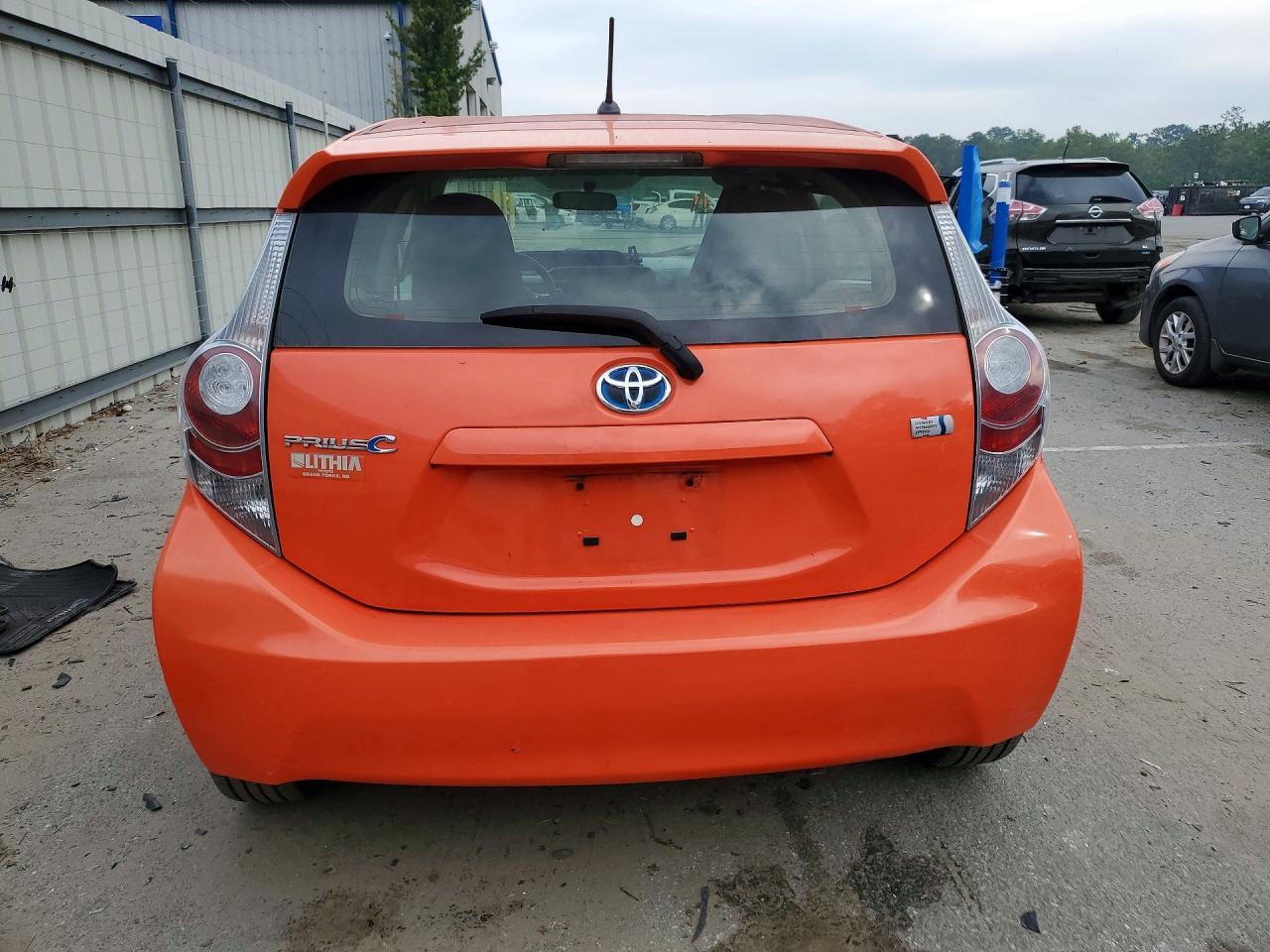 2014 TOYOTA Prius c