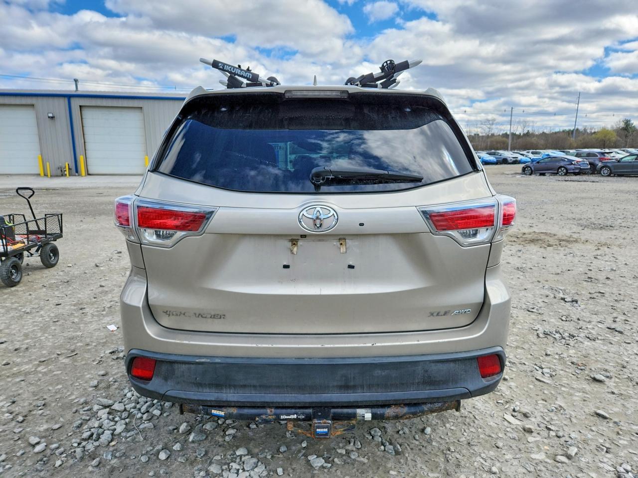 2016 TOYOTA HIGHLANDER