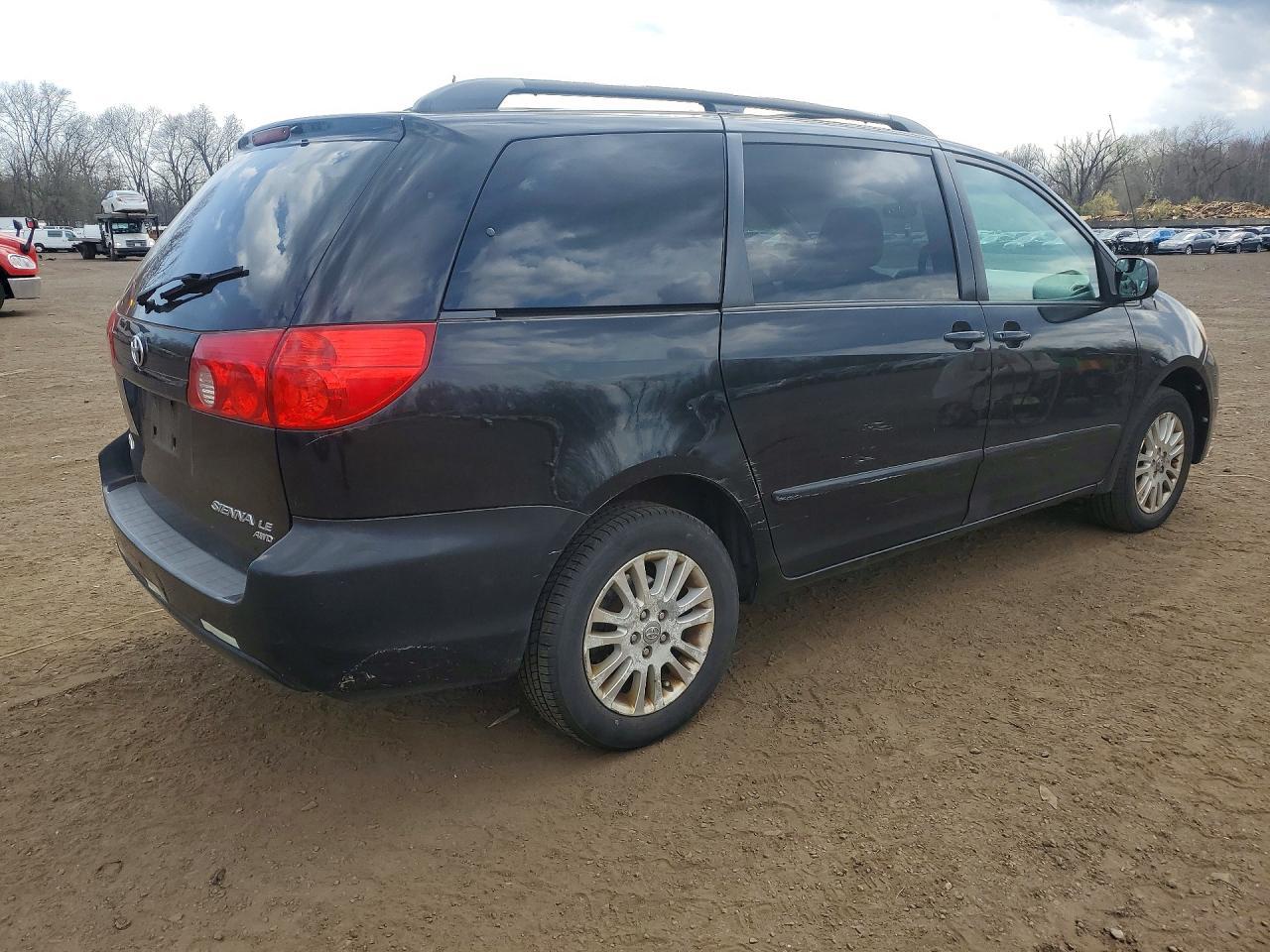 2009 TOYOTA SIENNA