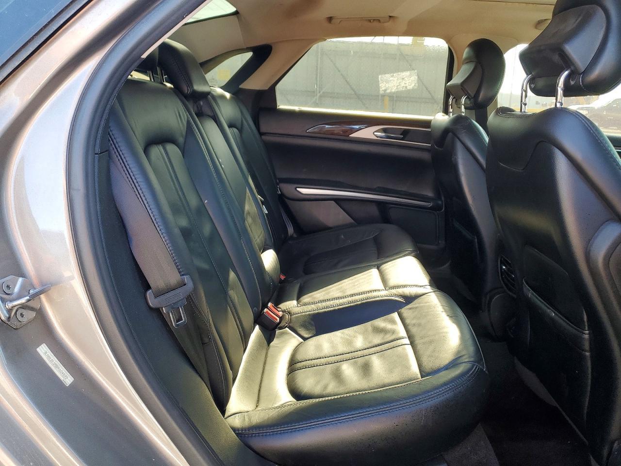 2016 LINCOLN MKZ