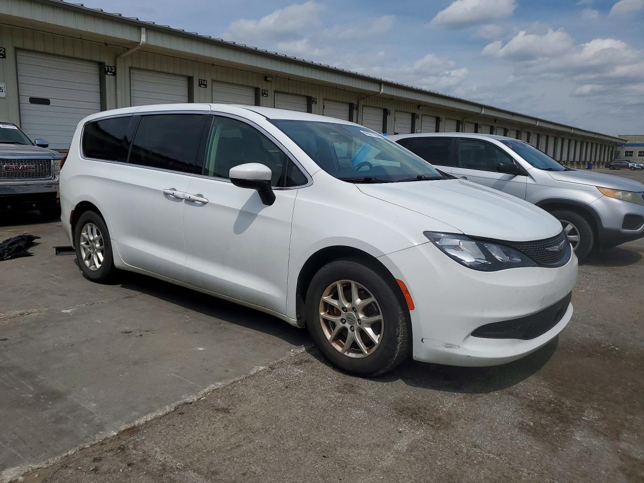 2022 CHRYSLER Voyager