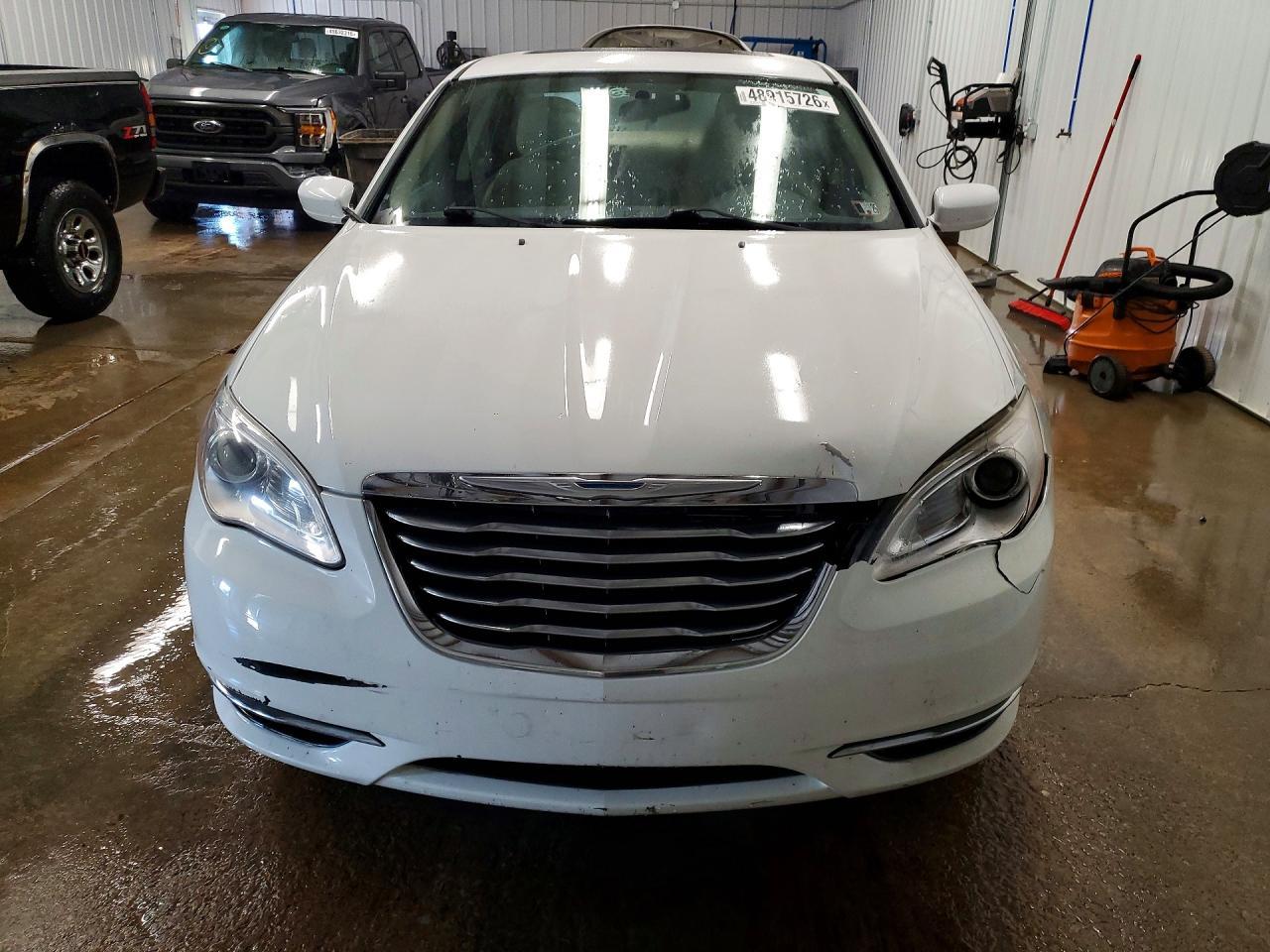 2013 CHRYSLER 200