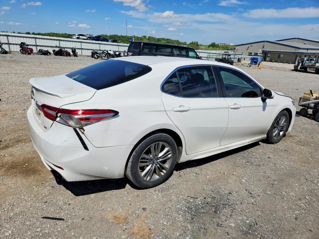 2018 TOYOTA CAMRY