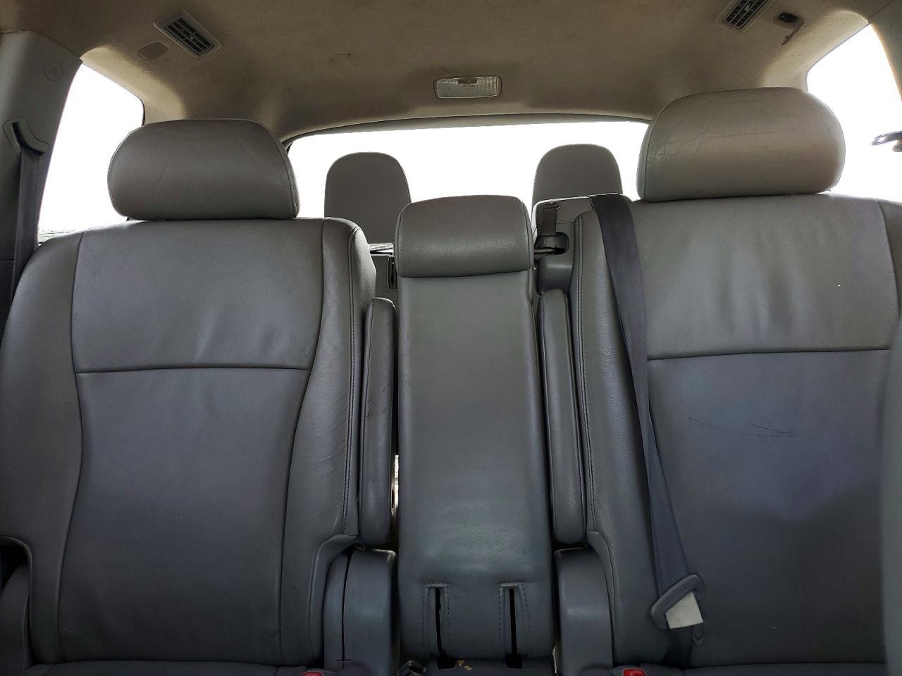 2010 TOYOTA HIGHLANDER