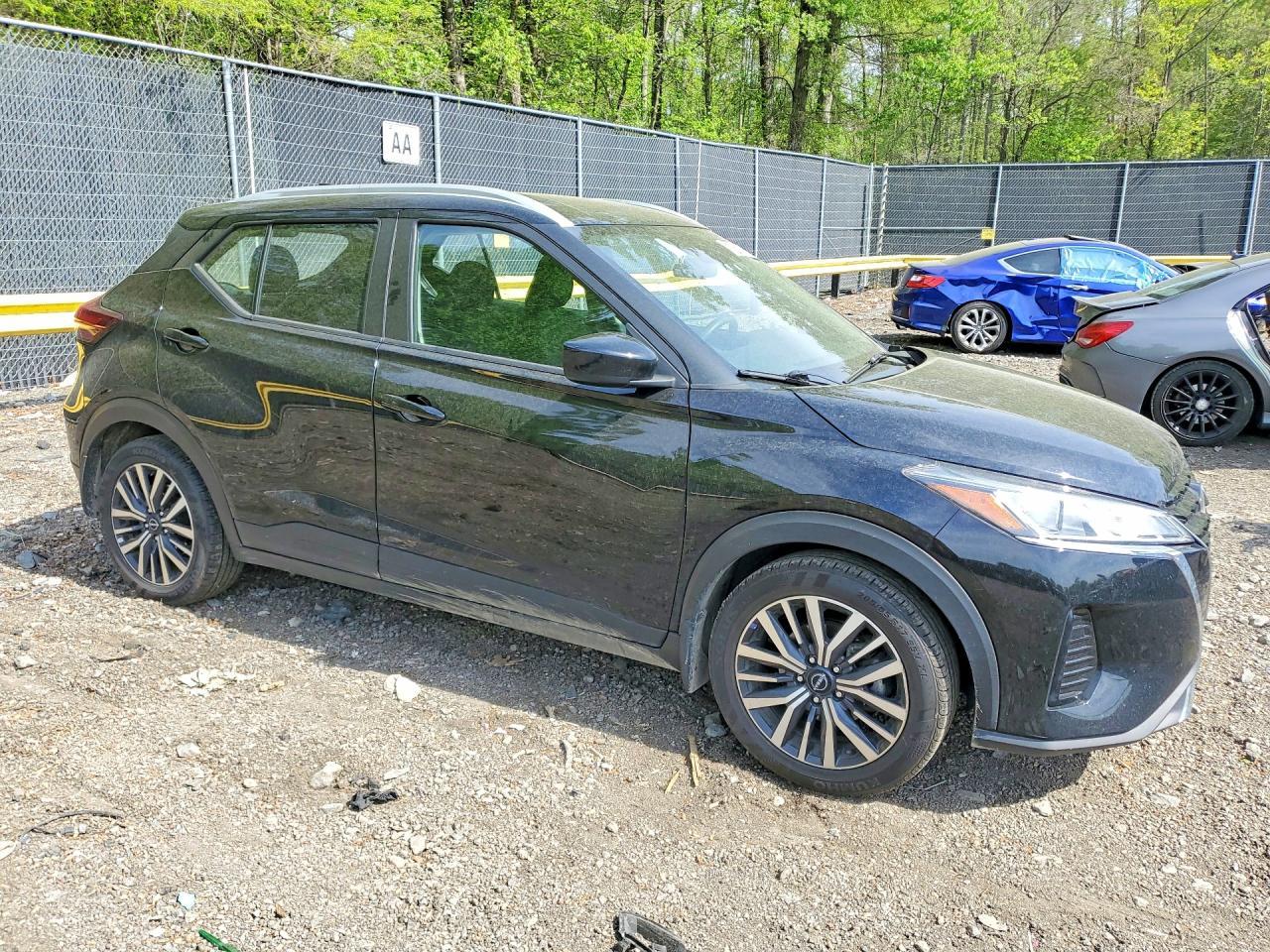 2023 NISSAN KICKS