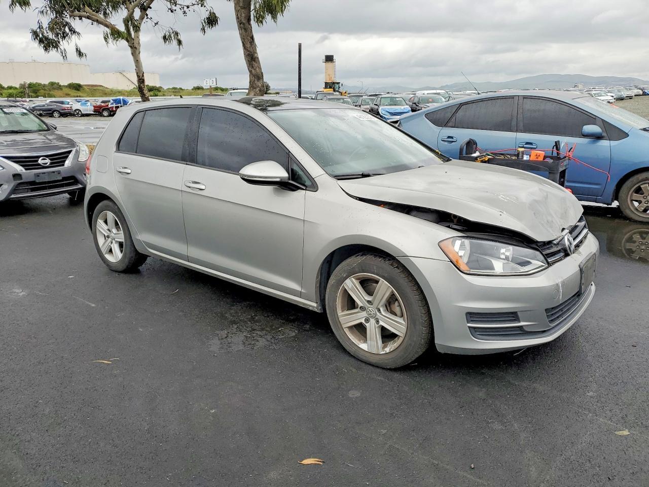 2017 VOLKSWAGEN GOLF