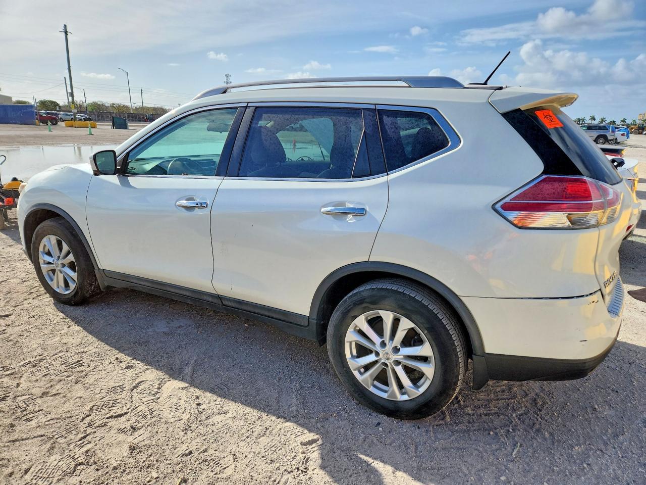 2016 NISSAN ROGUE