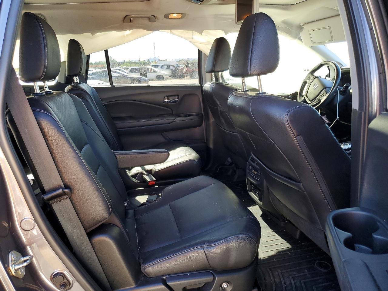 2016 HONDA PILOT