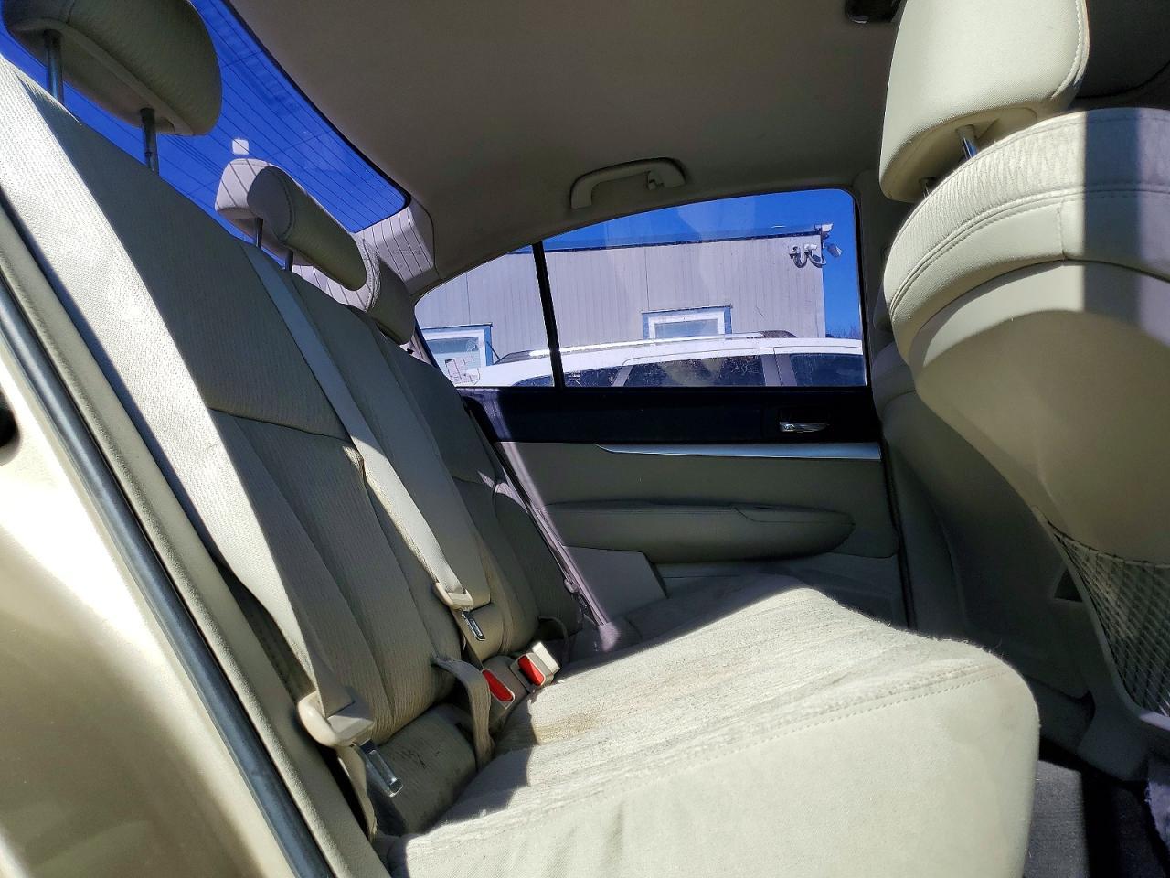 2010 SUBARU Legacy