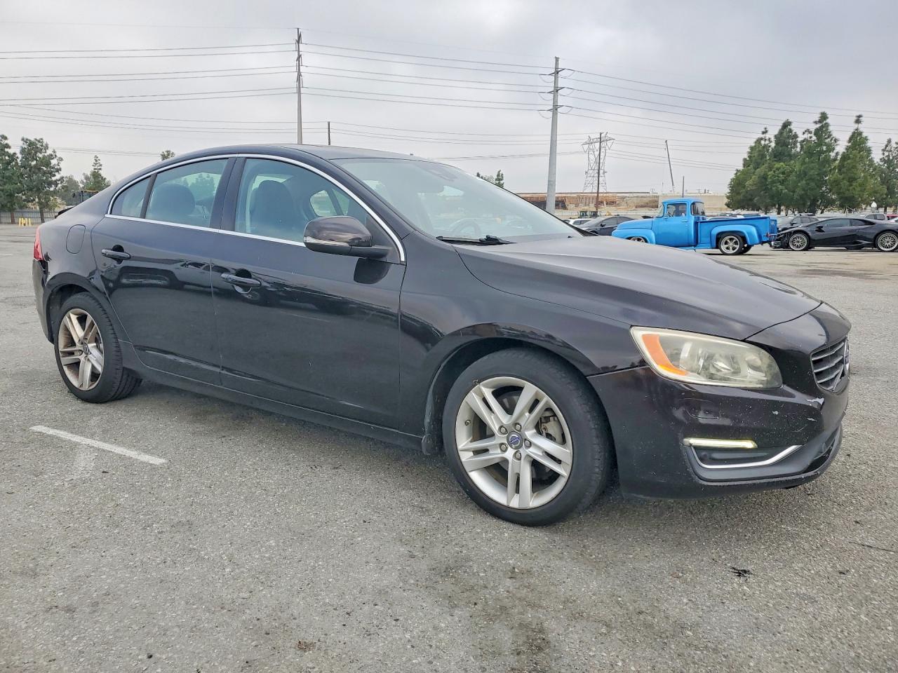 2015 VOLVO S60