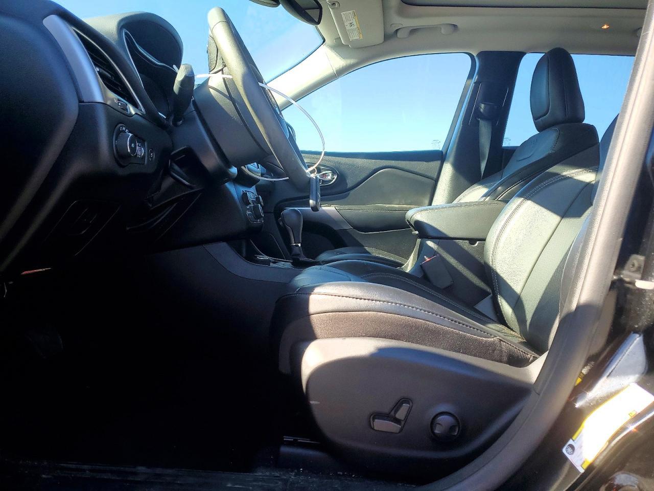 2022 JEEP CHEROKEE