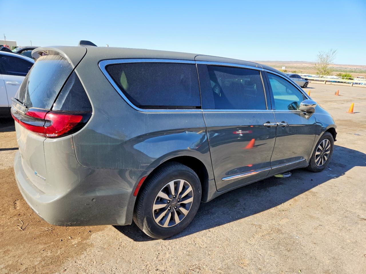 2022 CHRYSLER Pacifica