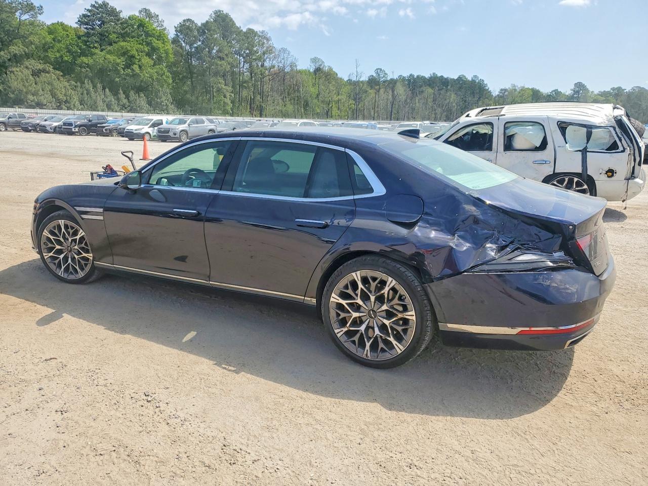 2025 GENESIS G90