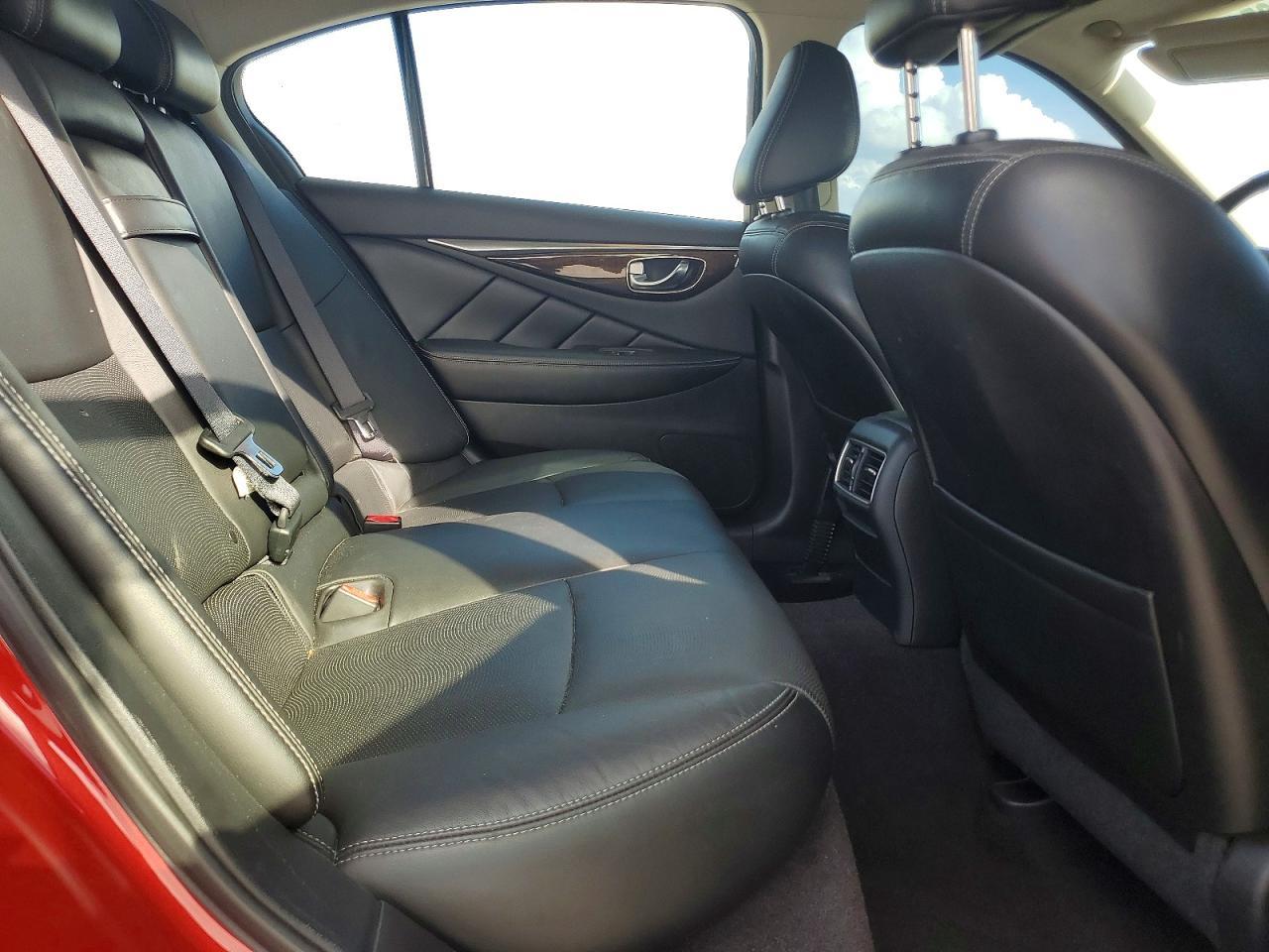 2016 INFINITI Q50