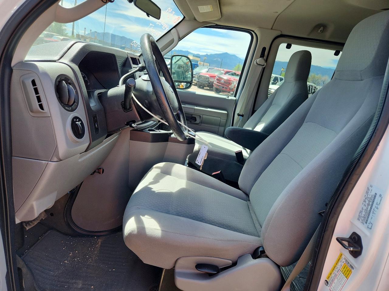 2010 FORD Econoline E350