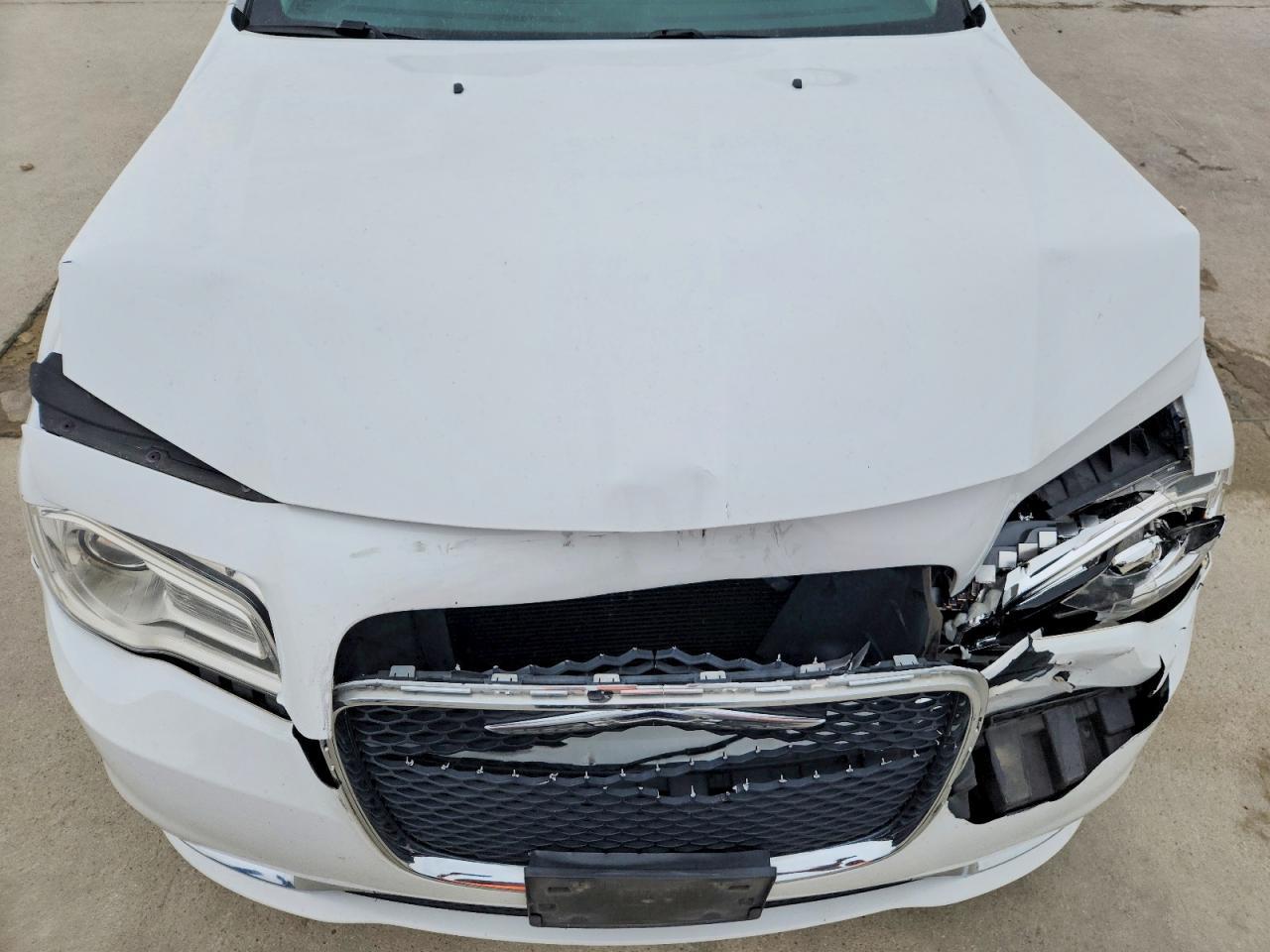 2016 CHRYSLER 300
