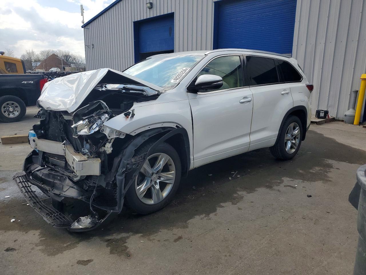 2015 TOYOTA HIGHLANDER