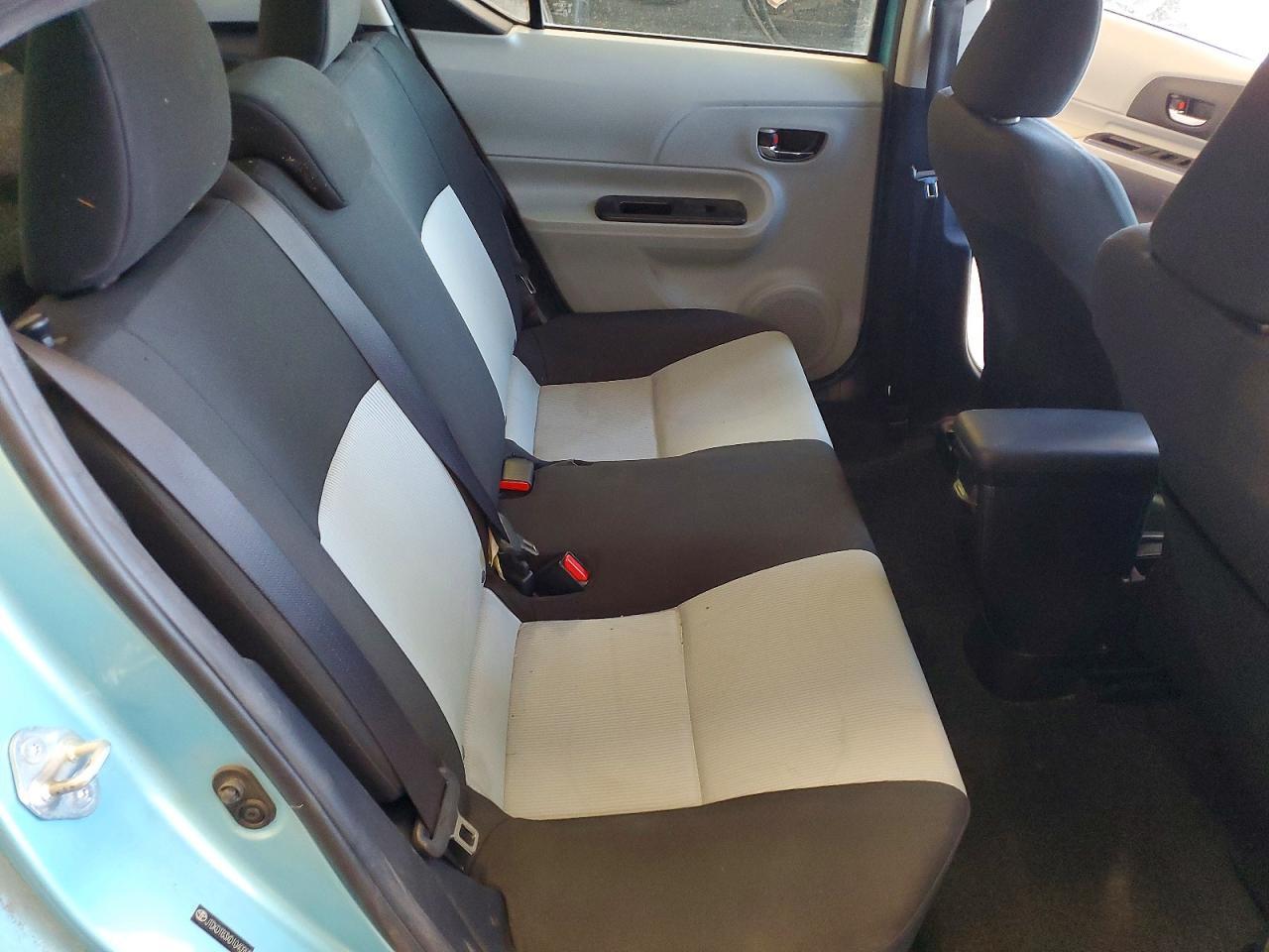 2013 TOYOTA Prius c