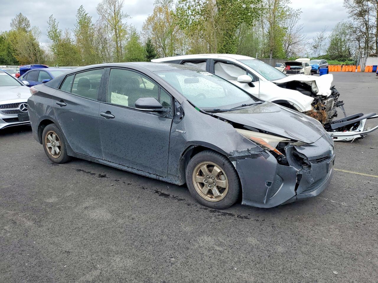2016 TOYOTA PRIUS