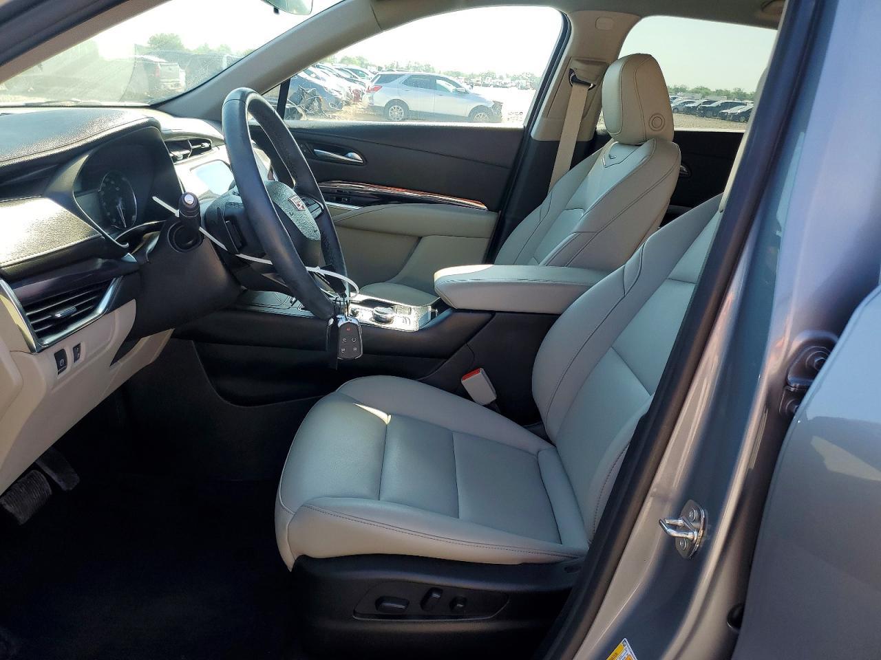 2023 CADILLAC XT4