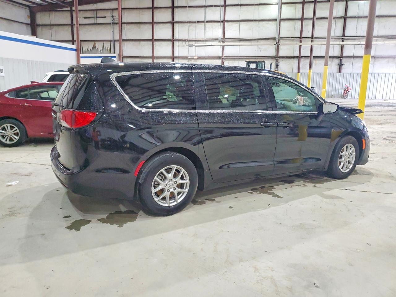 2025 CHRYSLER Voyager