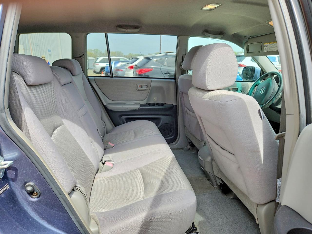 2004 TOYOTA HIGHLANDER