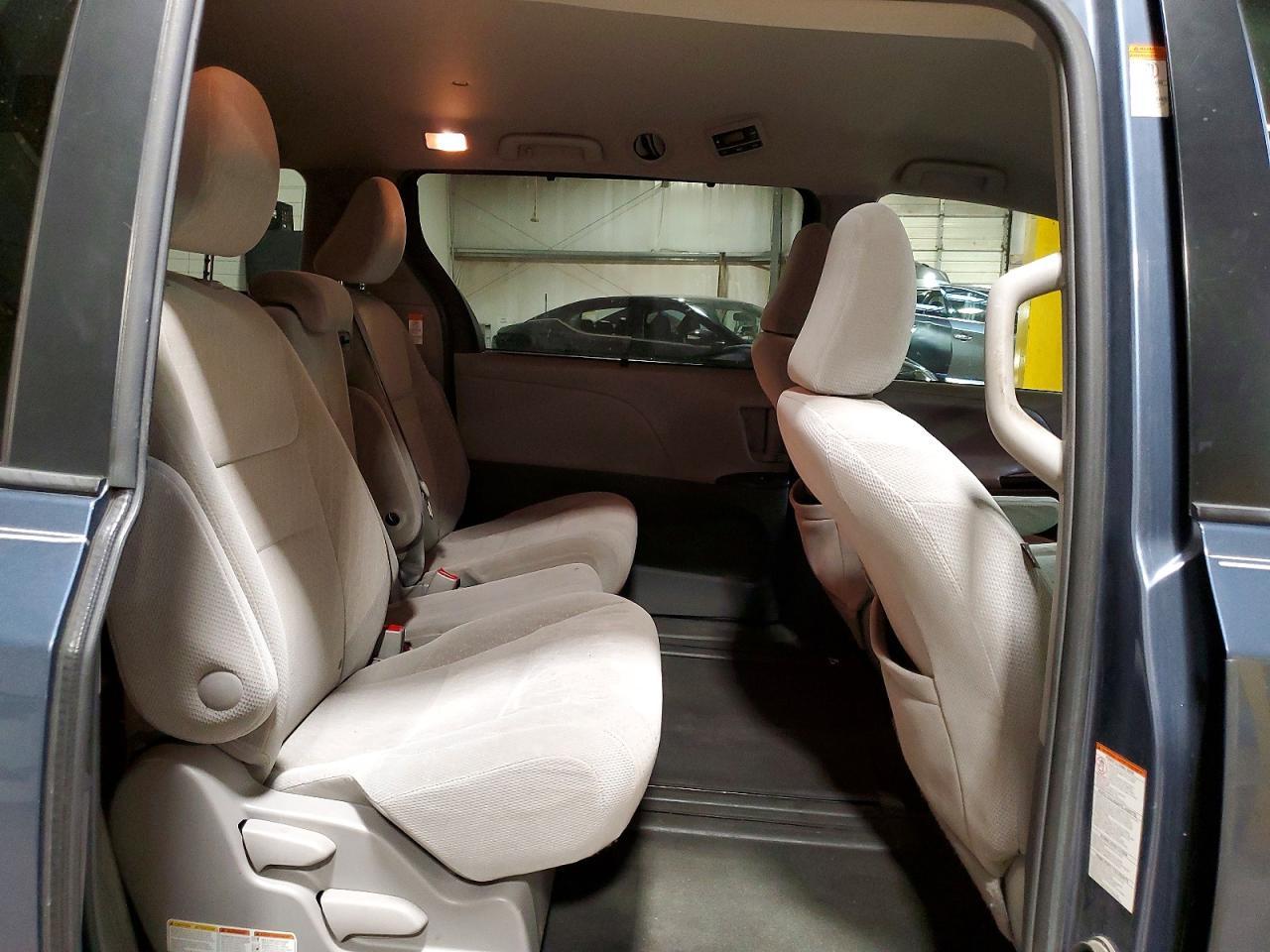 2017 TOYOTA SIENNA