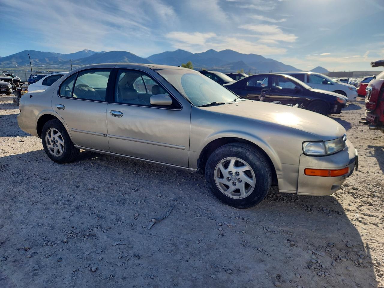 1999 NISSAN Maxima