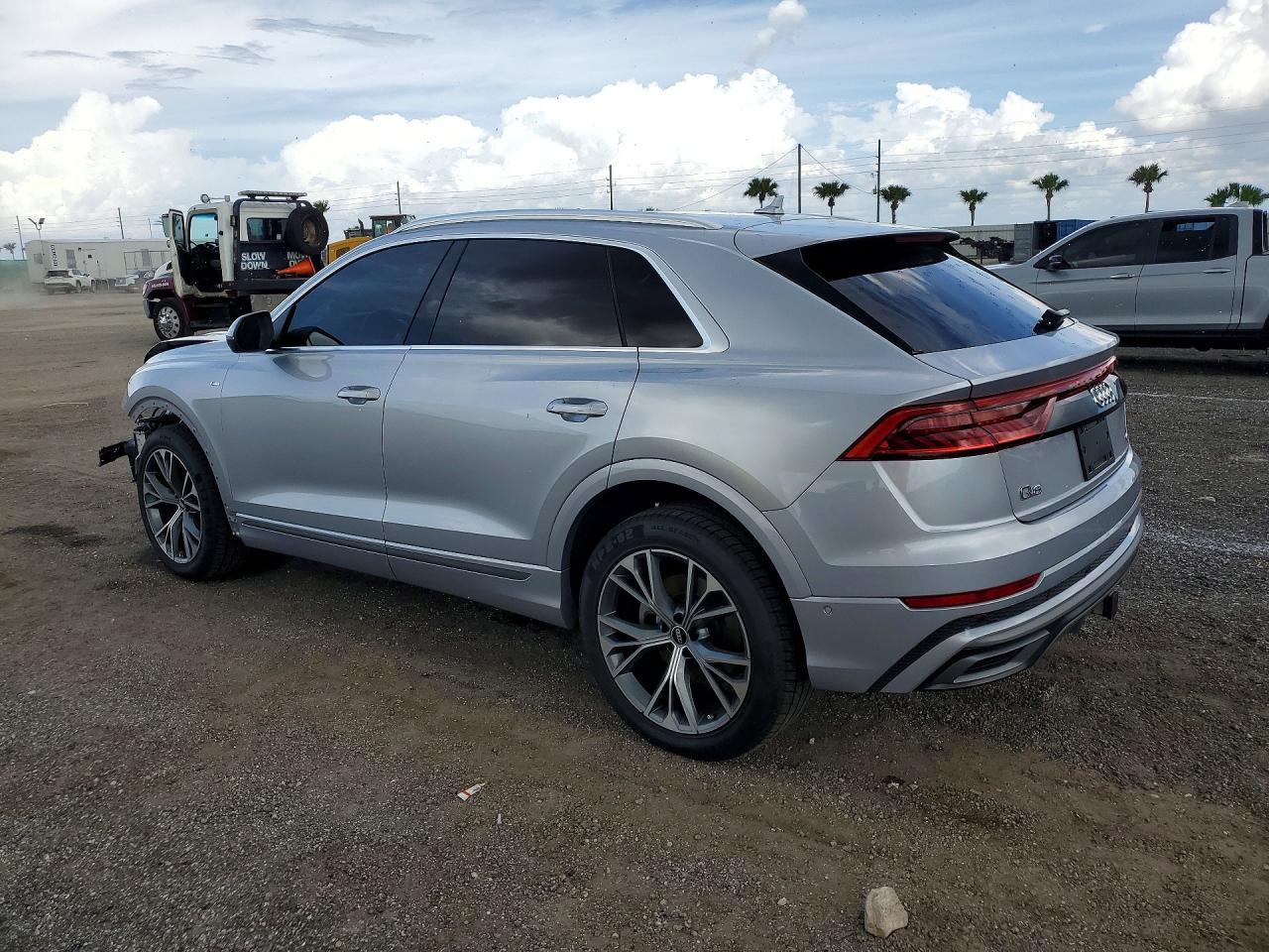 2021 AUDI Q8