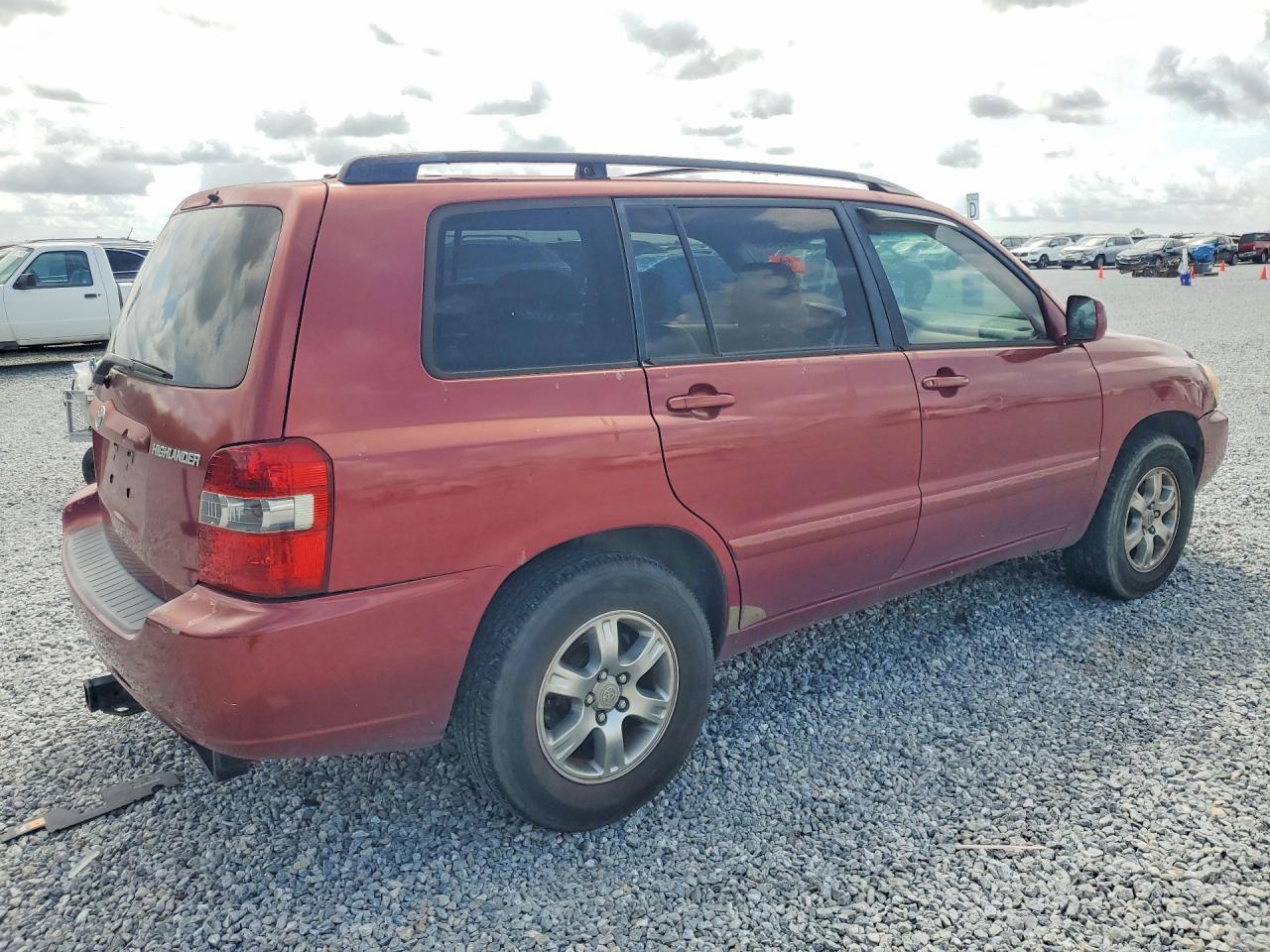 2004 TOYOTA HIGHLANDER