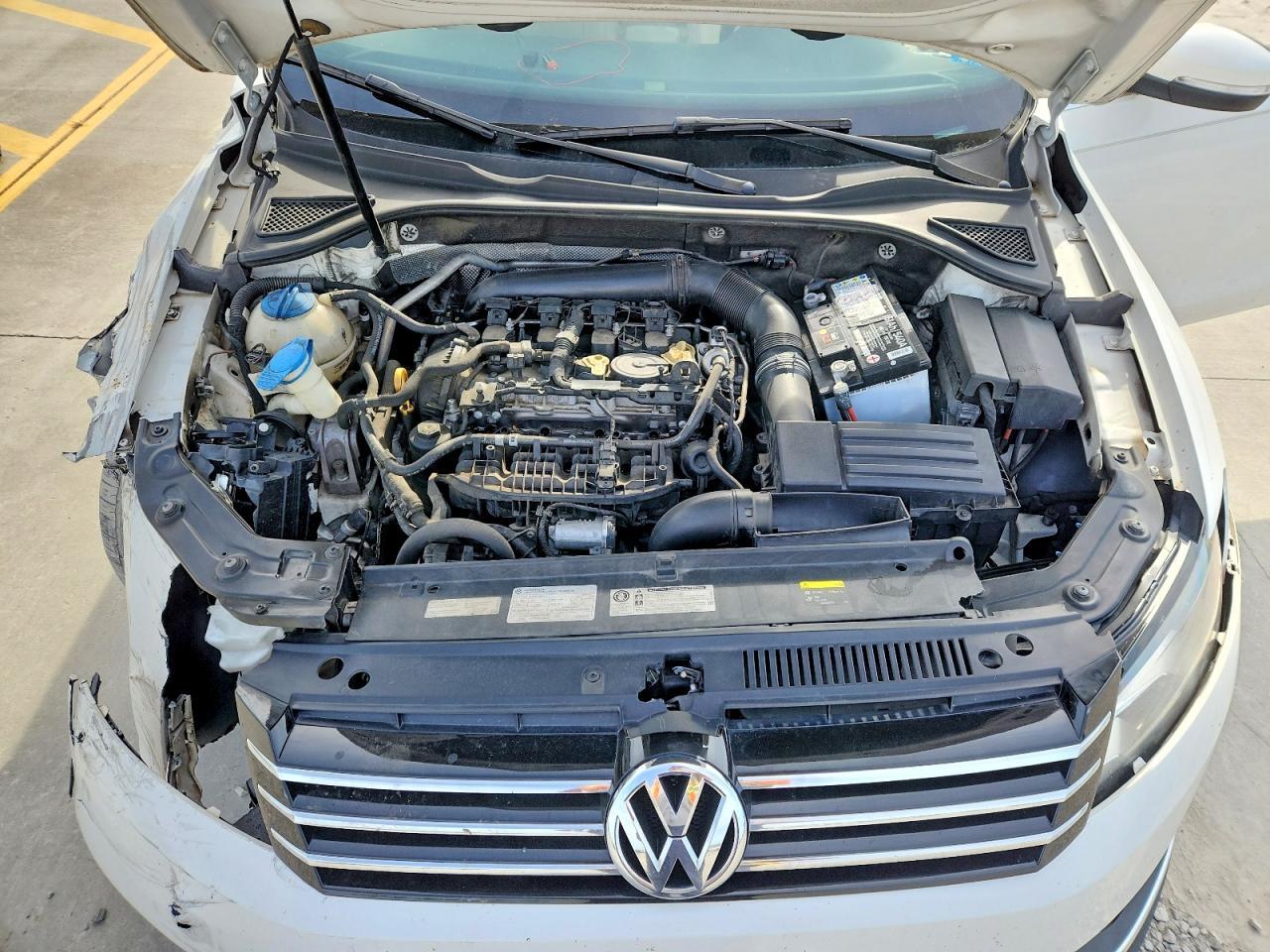 2015 VOLKSWAGEN Passat